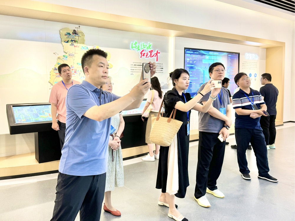 2024全國經(jīng)濟媒體巴中行｜給綠水青山算“身價(jià)” 巴中拓寬“兩山”轉化路徑